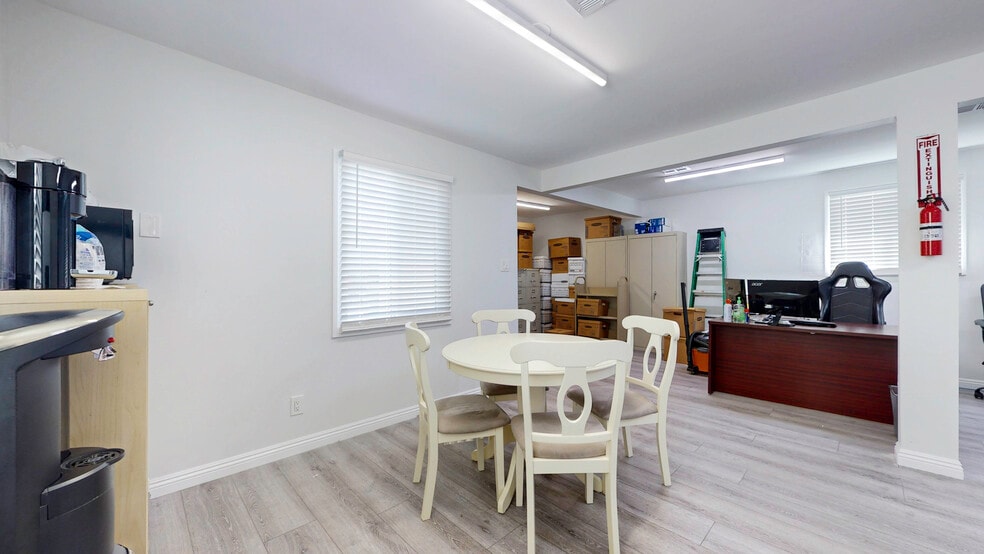 More Photos Of 6851 Foothill Blvd, Tujunga Office Residential For Sale