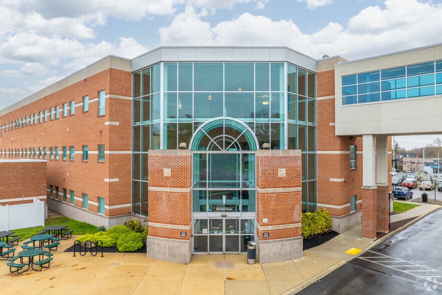 More Photos Of 824 Main St, Phoenixville Medical For Lease