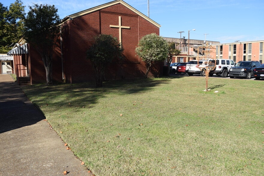 More Photos Of 3171 Signal St, Memphis Specialty For Sale