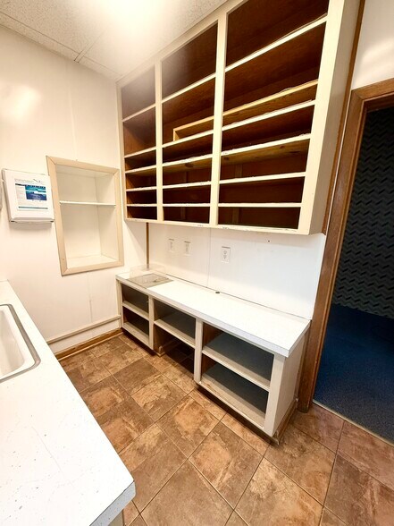 More Photos Of 130 N Detroit St, Bellefontaine Office Residential For Lease