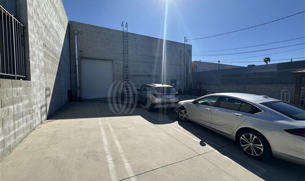 More Photos Of 8837 Lankershim Blvd, Sun Valley Light Manufacturing For Sale