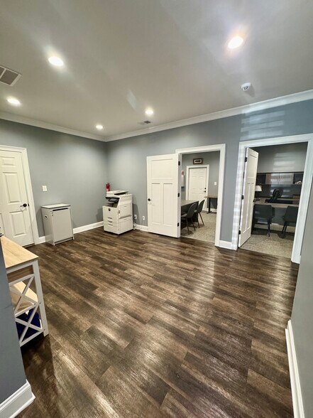 More Photos Of 8219 N Crossing Ct, Fortson Office For Lease