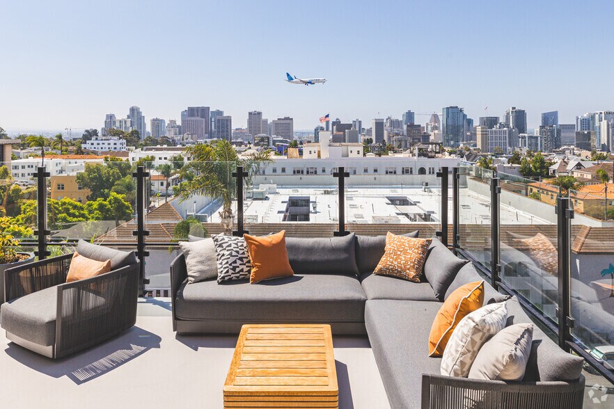 More Photos Of 2426 4th Ave, San Diego Apartments For Lease