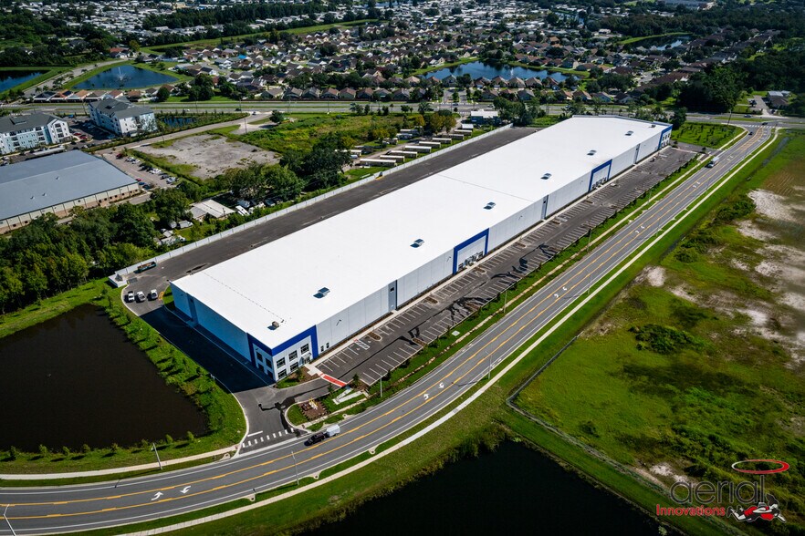 More Photos Of 6965 Marketplace Dr, Orlando Distribution For Lease