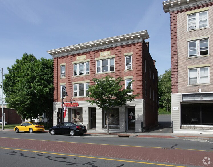 More Photos Of 411-431 N Main St, Bristol Apartments For Lease