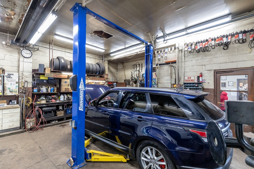 More Photos Of 252 Kenmore Ave, Buffalo Auto Repair For Sale
