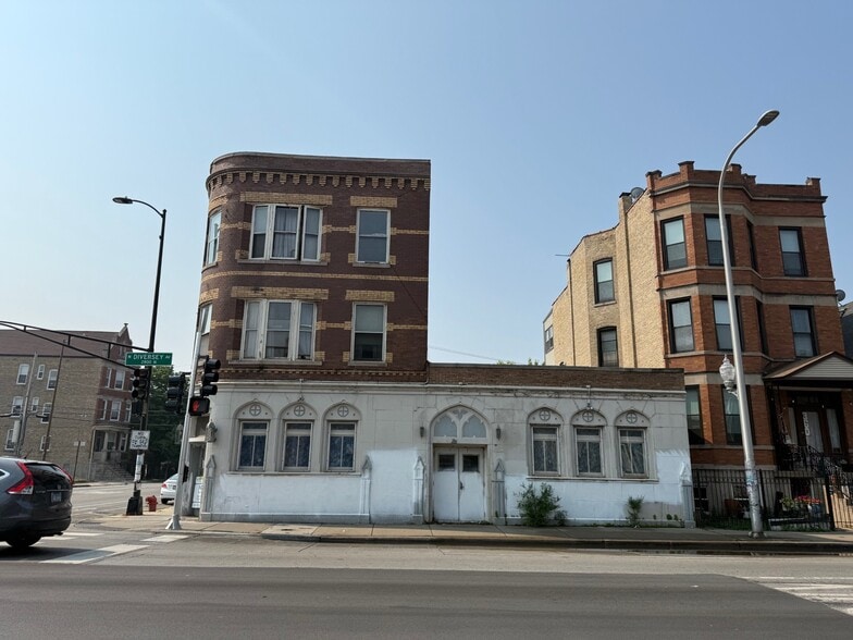 More Photos Of 3601 W Diversey Ave, Chicago Multifamily For Sale