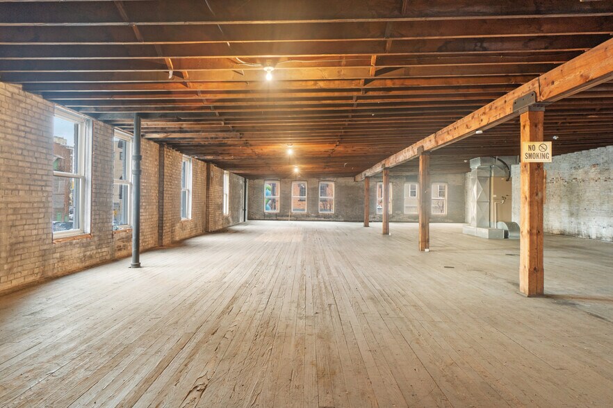 More Photos Of 132 W Pearl St, Jackson Storefront For Sale