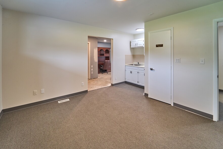 More Photos Of 10022 Rutledge Pike, Knoxville Medical For Sale