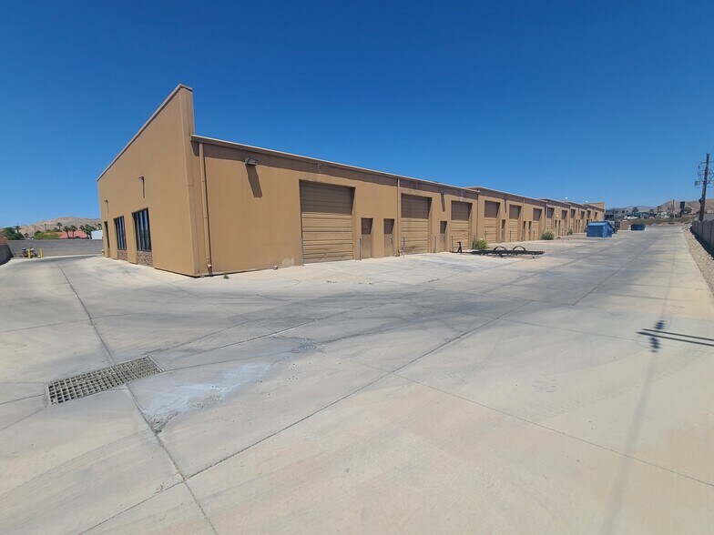 More Photos Of 2921 Friendly Pl, Bullhead City Light Distribution For Lease