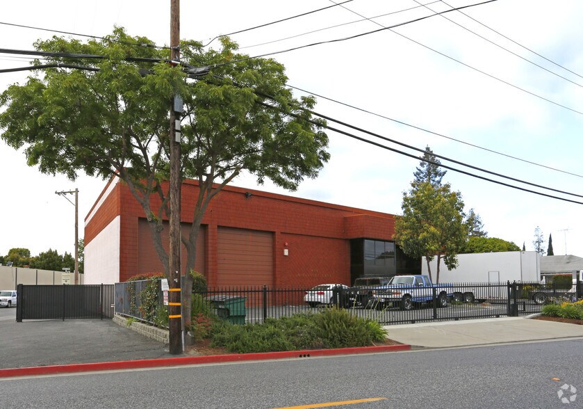 Primary Photo Of 456 E McGlincy Ln, Campbell Manufacturing For Sale