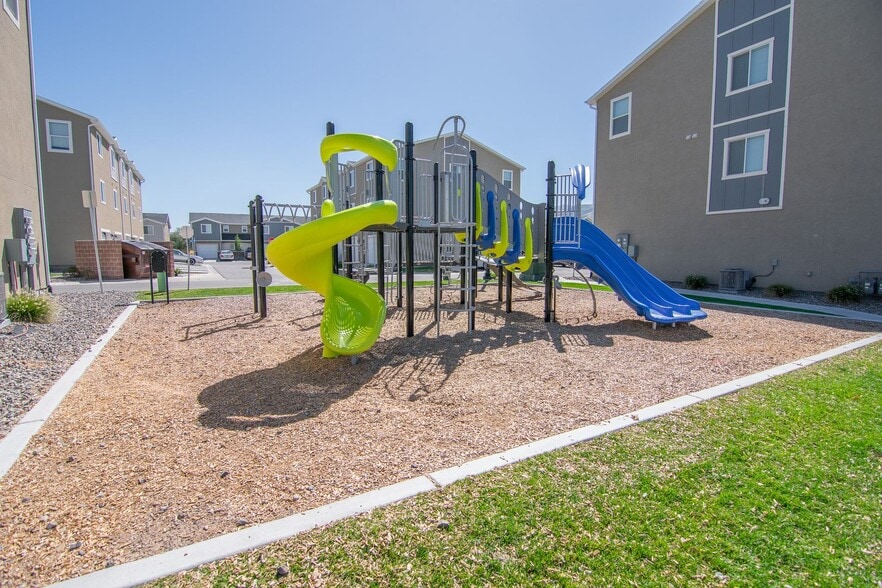 More Photos Of 7337 W Louden Grove Dr, Magna Apartments For Sale