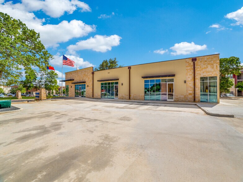 More Photos Of 7927 Calle Rialto, San Antonio Storefront Retail Office For Lease
