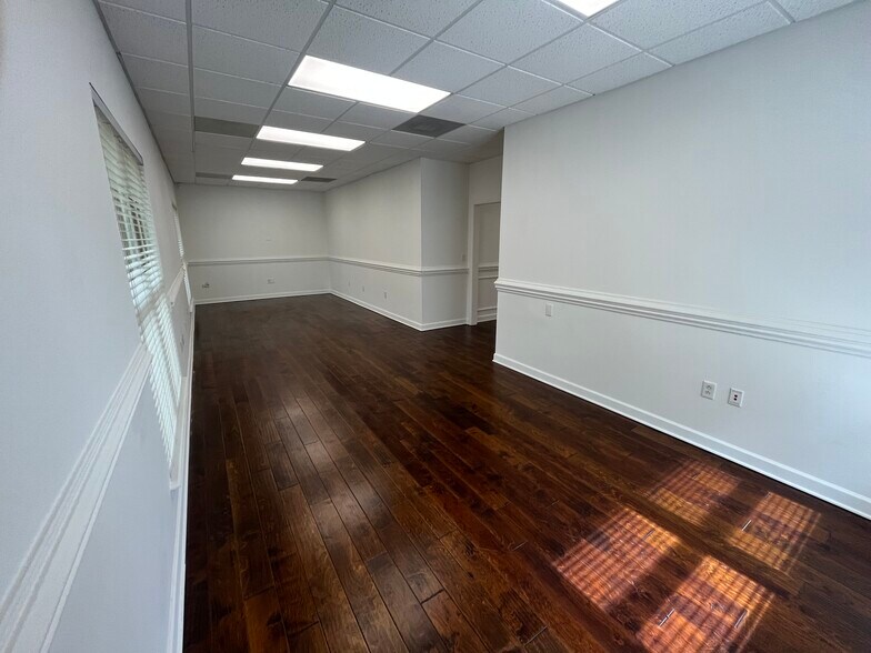 More Photos Of 2526 Plantation Center Dr, Matthews Medical For Lease