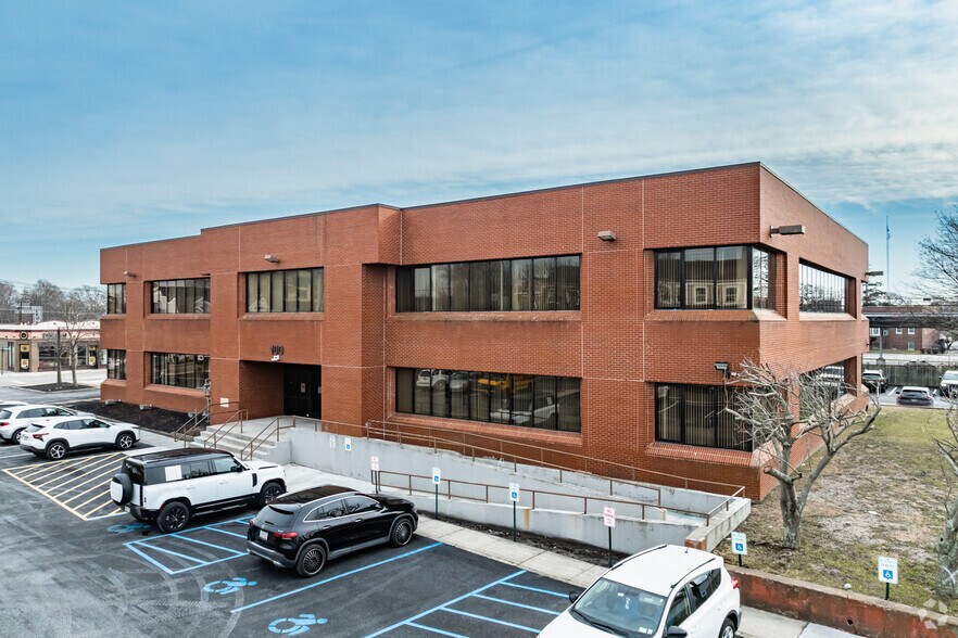 More Photos Of 160 S Ocean Ave, Patchogue Office For Sale