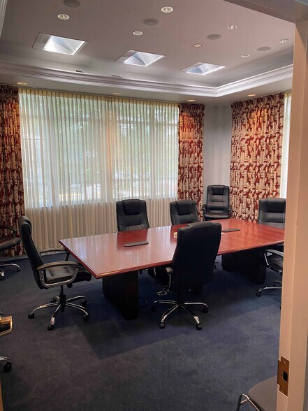 More Photos Of 4176 Canal St, New Orleans Office For Sale