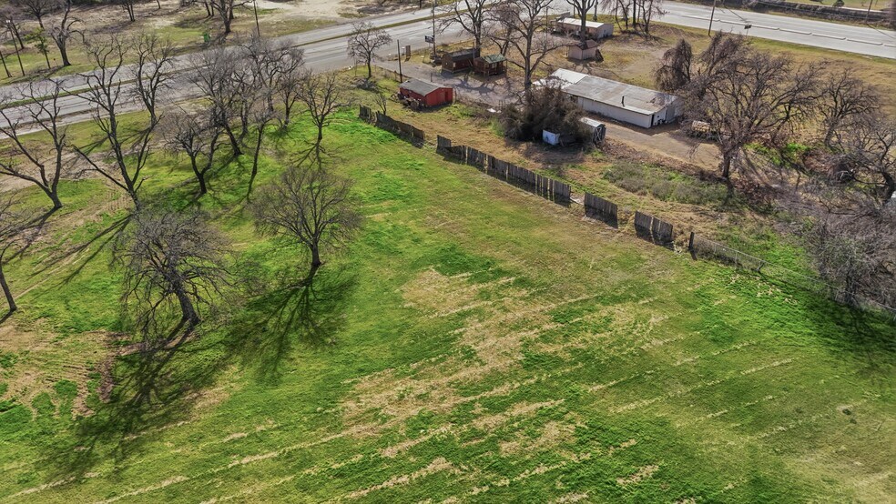 More Photos Of 2311 Fort Worth Hwy, Weatherford Land For Sale
