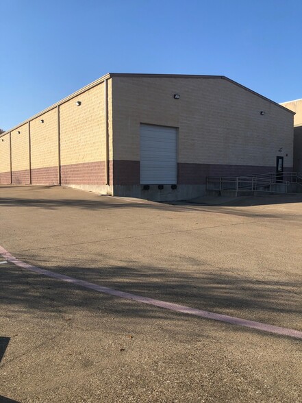 Primary Photo Of 2910 Lawing Ln, Rowlett Warehouse For Lease