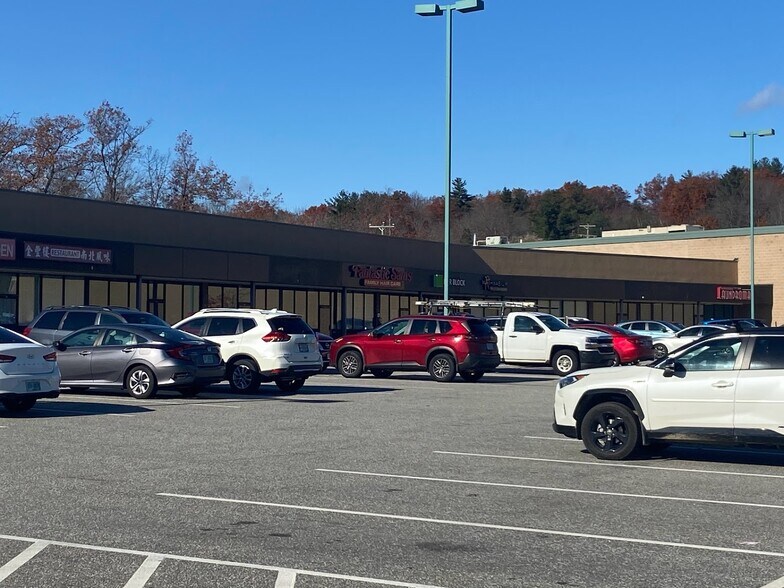 More Photos Of 79 Bicentennial Dr, Manchester Unknown For Lease