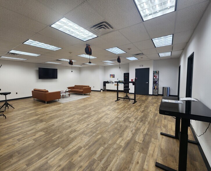 More Photos Of 16 Wing Dr, Cedar Knolls Office For Lease