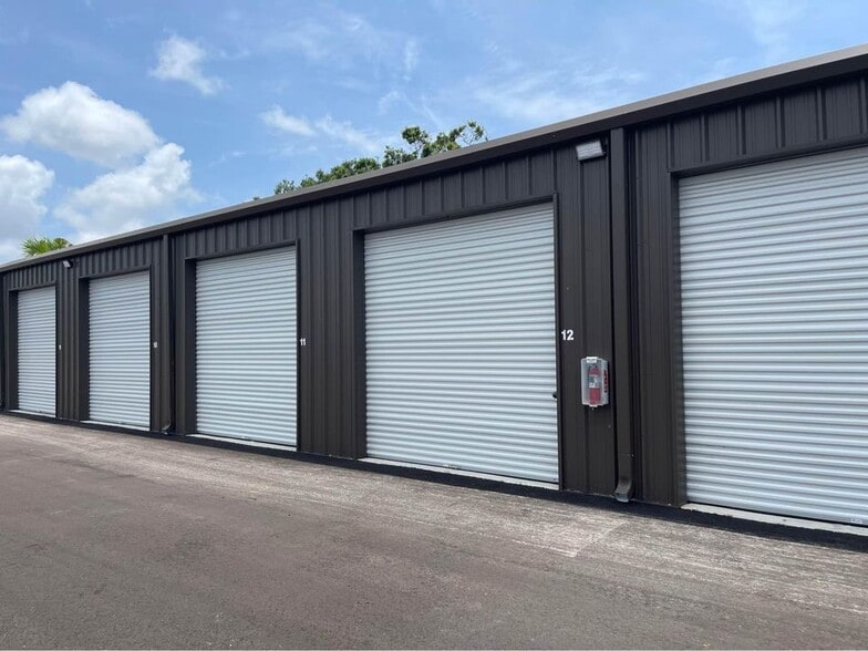 More Photos Of 6080 Deacon Rd, Sarasota Warehouse For Lease