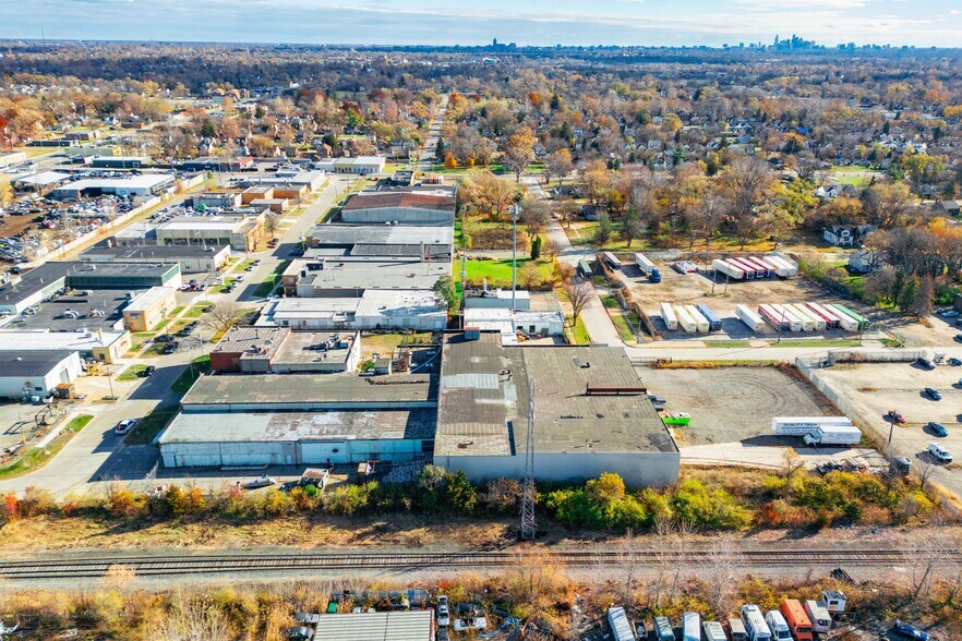 More Photos Of 13881 Elmira St, Detroit Manufacturing For Sale