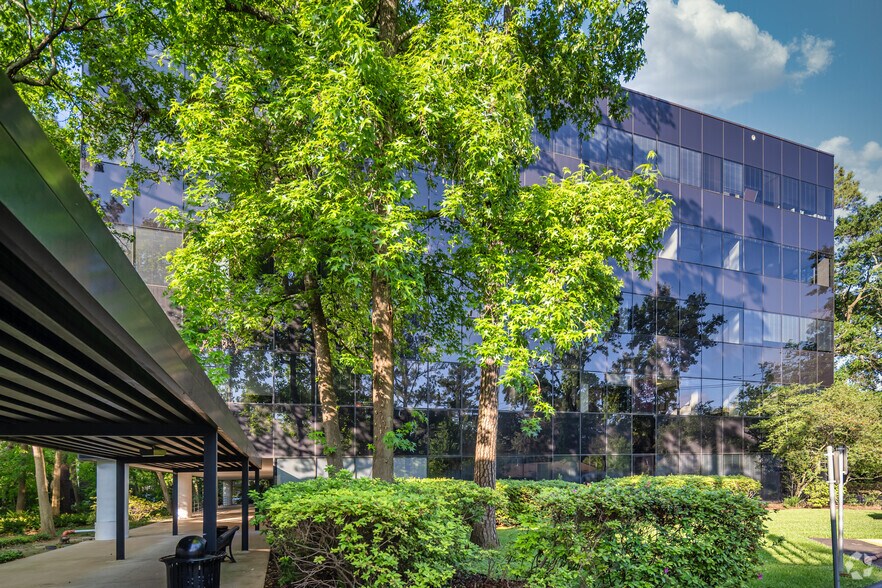 More Photos Of 2180 North Loop W, Houston Unknown For Lease
