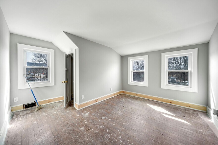 More Photos Of 10 Us Highway 46, Hackettstown Freestanding For Sale