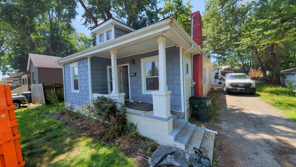More Photos Of , Lexington Specialty For Sale