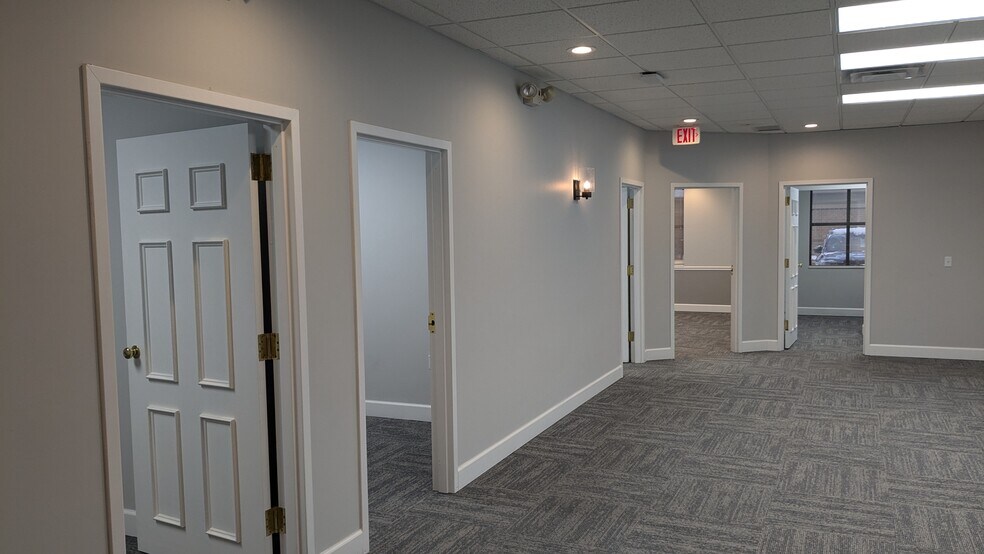 More Photos Of 2369-2371 Lakeview Dr, Dayton Office For Lease