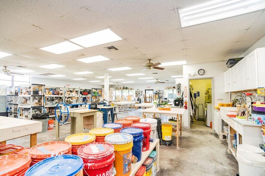 More Photos Of 1239 16th St, Vero Beach Storefront For Sale