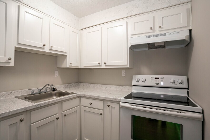 More Photos Of 412 Woodcreek Dr, Radcliff Apartments For Sale