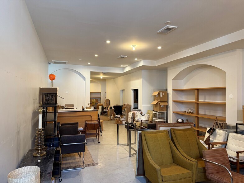 More Photos Of 1857 W Chicago Ave, Chicago General Retail For Sale