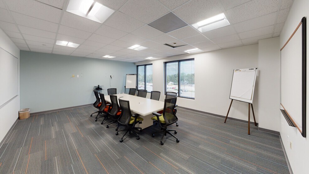 More Photos Of 6602 E 75th St, Indianapolis Office For Lease