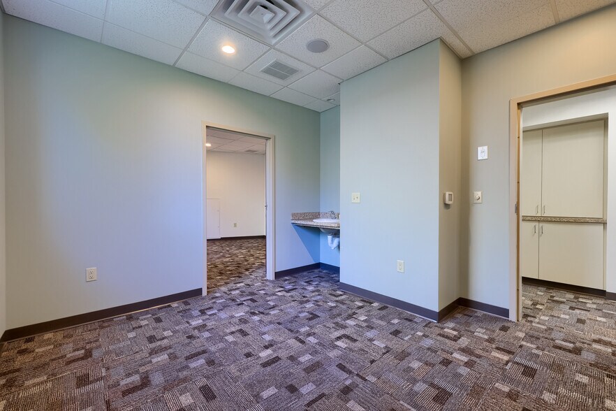 More Photos Of 1864 Oregon Pike, Lancaster Office For Sale