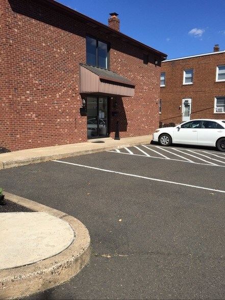 More Photos Of 349 York Rd, Willow Grove Medical For Lease