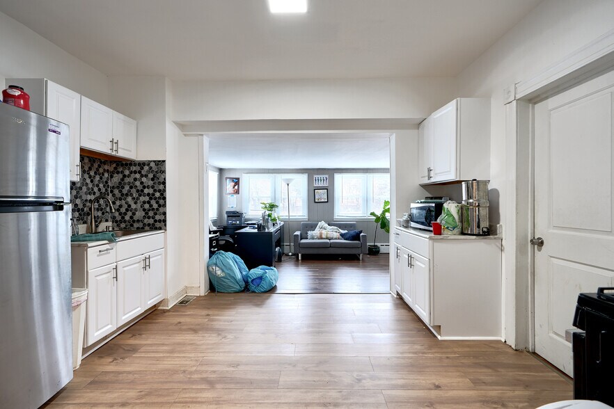 More Photos Of 16-18 Sudbrook Ln, Pikesville Office Residential For Sale