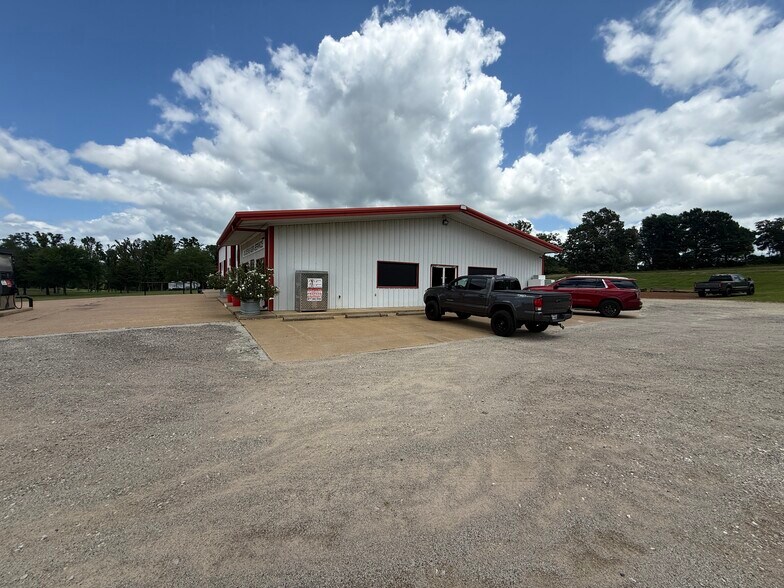 More Photos Of 17650 Texas 19, Montalba Auto Repair For Sale