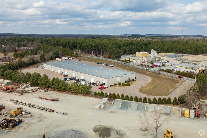 More Photos Of 215 Plain St, North Attleboro Warehouse For Lease