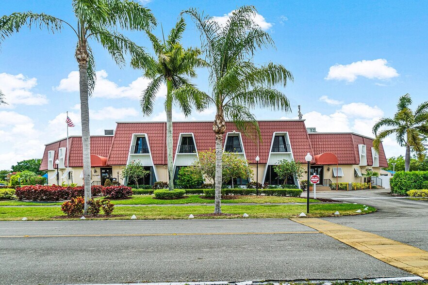 Primary Photo Of 7290 Covered Bridge Blvd, Lake Worth Specialty For Sale