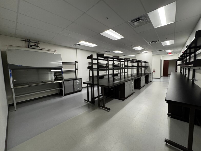 More Photos Of 145 S 79th St, Chandler Light Manufacturing For Lease