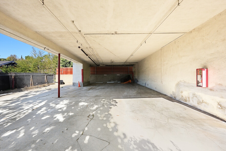 More Photos Of 1651 Golden Gate Ave, Los Angeles Apartments For Sale