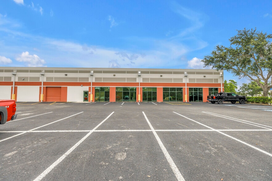 More Photos Of 1780 102nd Ave N, Saint Petersburg Light Distribution For Lease
