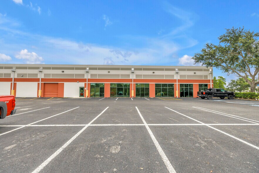 More Photos Of 1780 102nd Ave N, Saint Petersburg Light Distribution For Lease