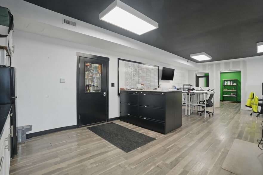 More Photos Of 890 Fernhill Rd, West Chester Warehouse For Sale