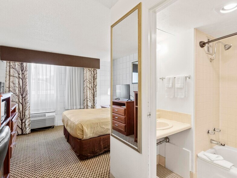 More Photos Of 100 W F St, Casper Hotel For Sale