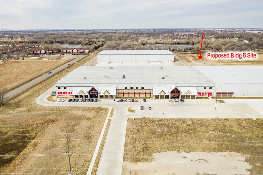 More Photos Of 1315 W MacArthur Rd, Wichita Warehouse For Lease