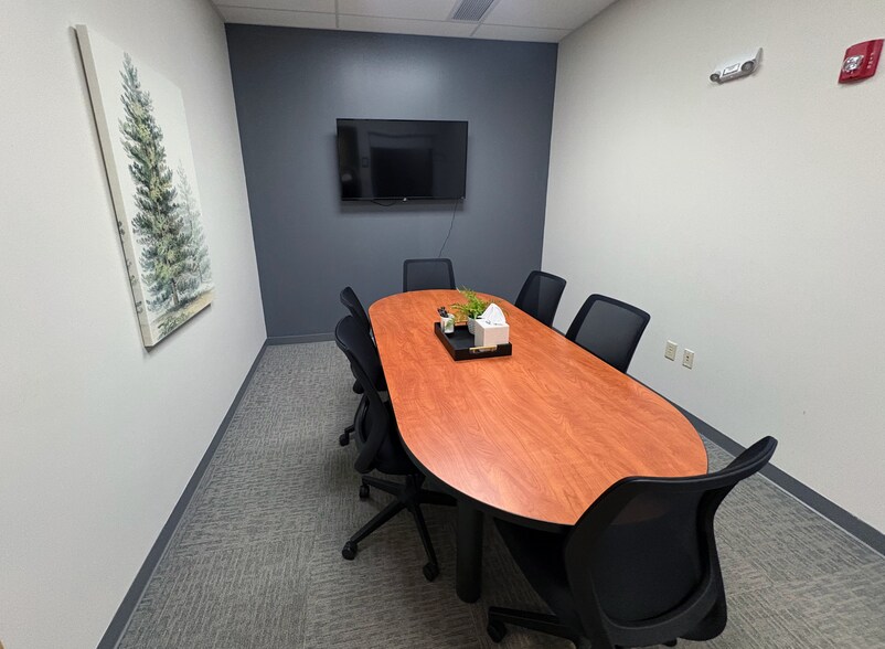 More Photos Of 750 Lafayette Rd, Portsmouth Office For Sale