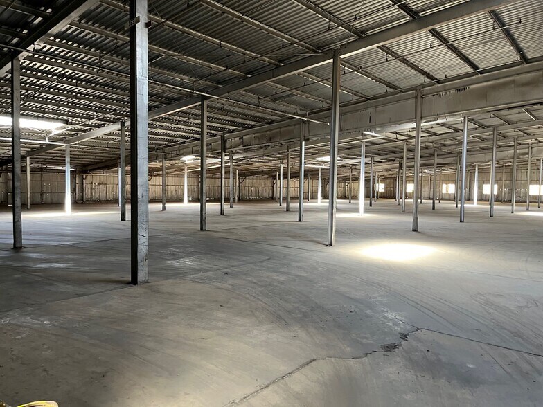 More Photos Of 2411 Avenue E, Lubbock Industrial For Sale