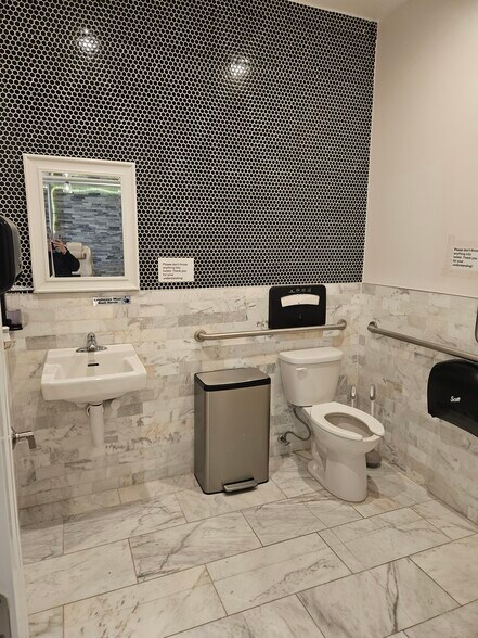 More Photos Of 200 Closter Dock Rd, Closter Storefront Retail Office For Lease